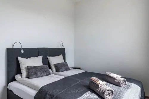 Top floor 1BR Apt with Balcony & AirCon