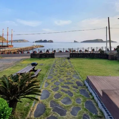 Jeju Neulboyi Ohu Pensyeon Hotels in der Nähe von Jeolbuam-Felsen