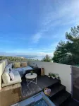 Room-Luxury Suite with a Queens Double b - 2-Star