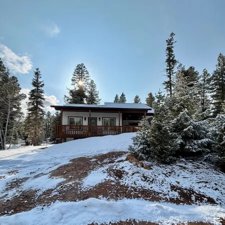Cabin Retreat with Hot Tub, Telescope, Games & Fire Pit -Near Duck Creek Village