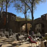 Old town centre house; wine bar & cafes 50m, sea 30mins Pyrenees close - Wifi