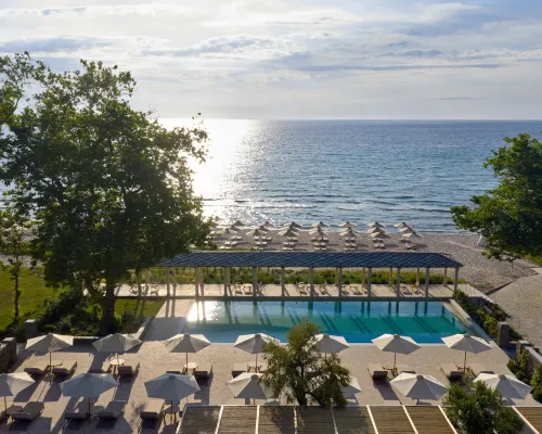 Makryammos Bungalows Hotels near شاطئ ماربل