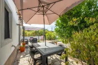 GuestReady - Quaint house with Patio - 2-Sterne