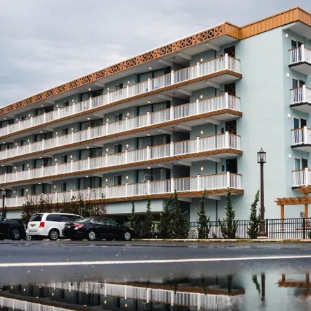 Mahalo Diamond Beach Resort