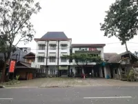 Rizh Hotel - Airport Shuttle