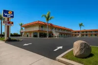 Vagabond Inn Bakersfield South - Cho phép mang theo thú cưng