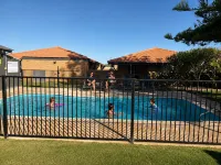 傑拉爾頓海洋西假日客房及短期住宿酒店 - 沙灘