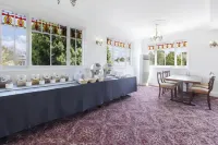 Hotel Blue & Cottages, Katoomba - breakfast