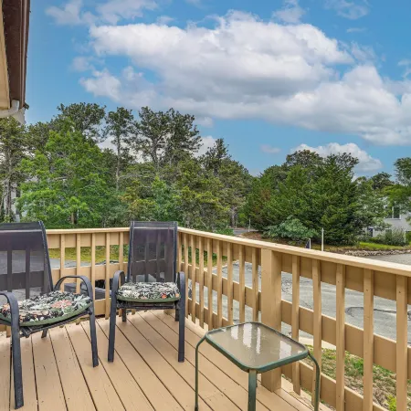 Sea Breeze, Sunset Views! Family Escape Near Ocean