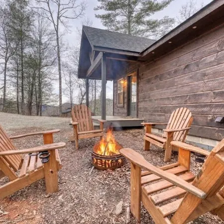 Quiet Cabin in Appalachian Mountains w/Mtn Views & Hot Tub
