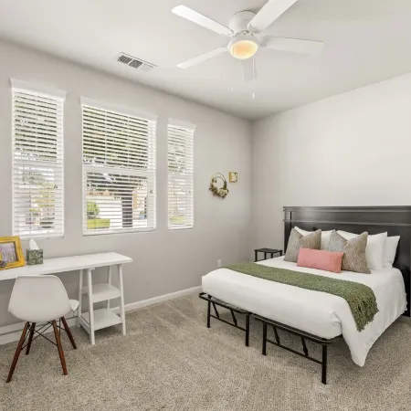 Clovis House, Sleeps 10, Hammock, Covered Patio, Game Table