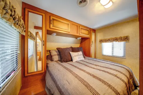 7 Mi to Lake! Glamping Experience in Hermitage - Wifi