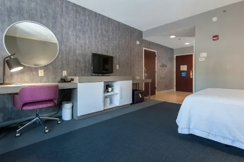 Hampton Inn East Windsor - Pet friendly