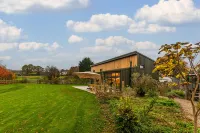 Dragons Barn with Hot Tub - 2-Sterne