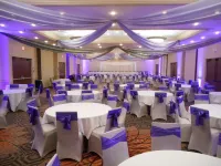 DoubleTree by Hilton Hotel Grand Rapids Airport - parking