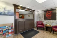 Red Roof Inn & Suites Swansea - parking