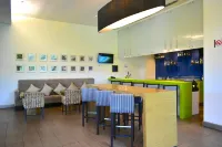 Hampton Inn by Hilton Ciudad del Carmen Campeche - بار