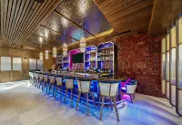 Hilton College Station - Barer