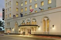 Hilton Baton Rouge Capitol Center - parking