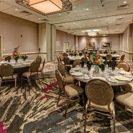 DoubleTree by Hilton Decatur Riverfront