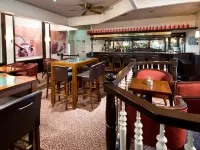 نزل هوليداي مطار كولونيا بون Hotels near محطة مترو رات هيومار