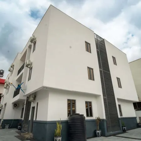 Cholis Residency