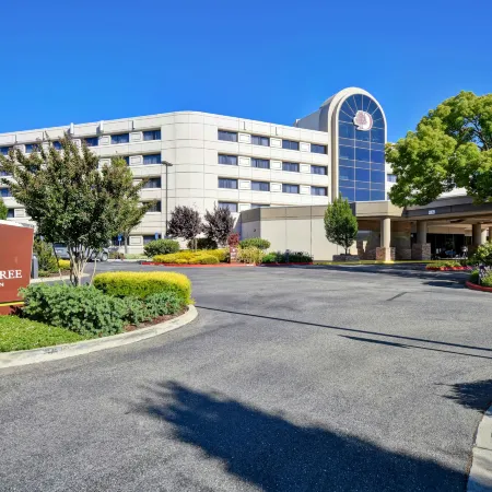 DoubleTree by Hilton Pleasanton at the Club