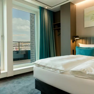 Motel One Stuttgart-Hauptbahnhof Hotels near Castle Square