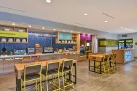 Home2 Suites by Hilton Naples I-75 Pine Ridge Road - parking