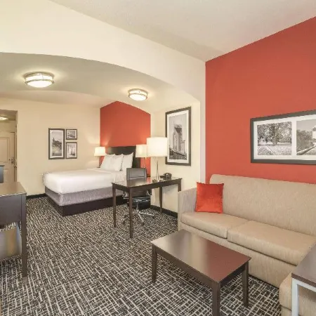 La Quinta Inn & Suites by Wyndham Smyrna TN - Nashville
