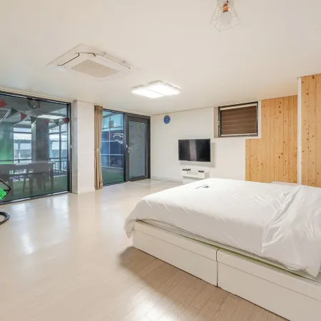 Yeosu Wellstay Pool Villa