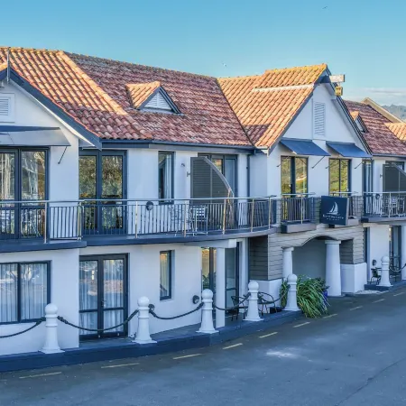 Harbourside Lodge