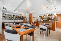 Heritage Hotel Tisno Hotels in Муртер