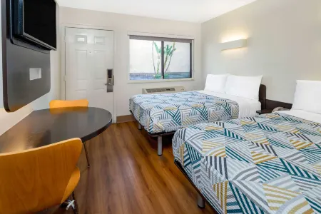 Motel 6 Santa Barbara, CA - State Street