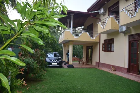Villa Vinses in Hikkaduwa