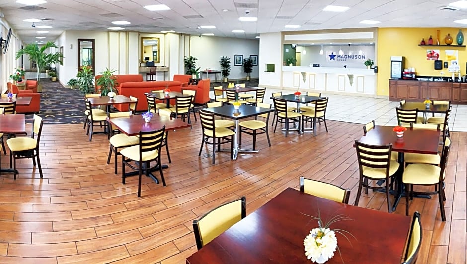 Quality Inn & Suites Sebring North at Sun 'N Lake