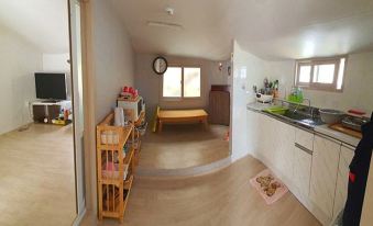 Geoje Deokpo Guest House