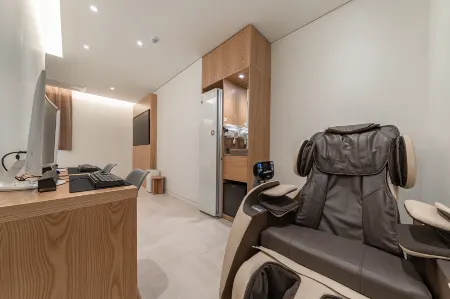 Wonju Stay Hotel Отели рядом с достопримечательностью «Ganhyeon Yuwonji»