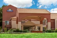 Days Inn by Wyndham Lumberton Hotels in Lumberton