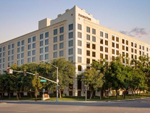 DoubleTree by Hilton Santa Ana - Orange County Airport