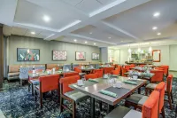 Hilton Garden Inn Boston Waltham - Aamiainen