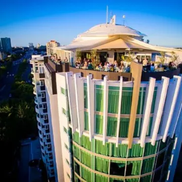 Point Hotel Отели рядом с достопримечательностью «Кастом Хаус»