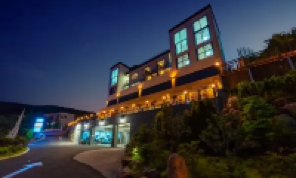 Large Room Two Beds Room (Single+Single)