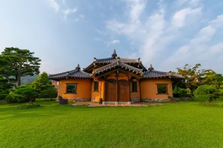 Boseong Carmel Royal Pension Отели в г. Посон
