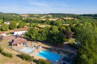 Camping de Saulieu فنادق في Saint-Agnan