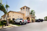 OYO Waterfront Hotel- Cape Coral Fort Myers, FL Hotel di Matlacha