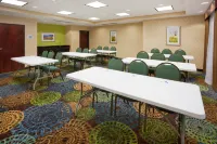 Holiday Inn Express & Suites DAVENPORT by IHG - พร้อมWifi