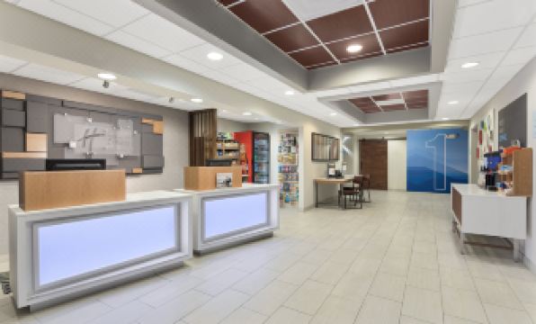 Holiday Inn Express & Suites Byron by IHG
