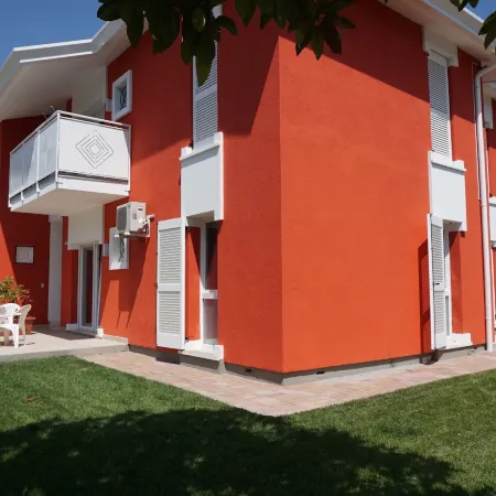 Flat with Garden Near the Beach