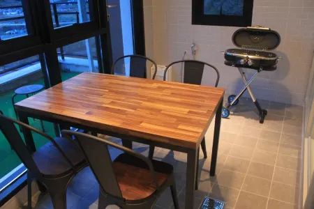 Tongyeong Sea and See Pension (Newly Built) Отели рядом с достопримечательностью «Skyline Luge Tongyeong»